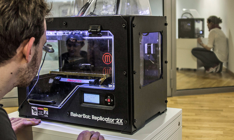 Illustration for article titled This Destructive 3D Printer Is the Closest We've Come to Teleportation